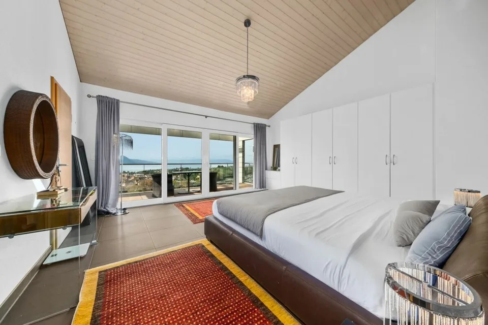 Villa indipendente di 7.5 stanze con vista eccezionale sul lago e sulle montagne – foto 7 di 14