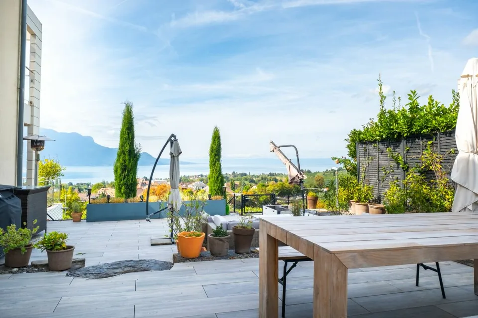 Villa indipendente di 7.5 stanze con vista eccezionale sul lago e sulle montagne – foto 6 di 14