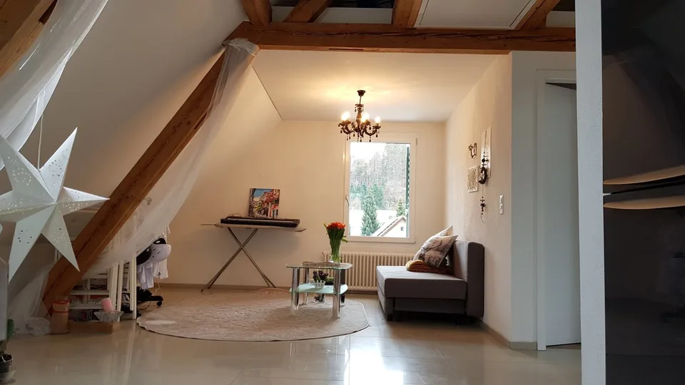 Beautiful 2.5-room attic apartment in a small 3-family house for rent – photo 4 of 13