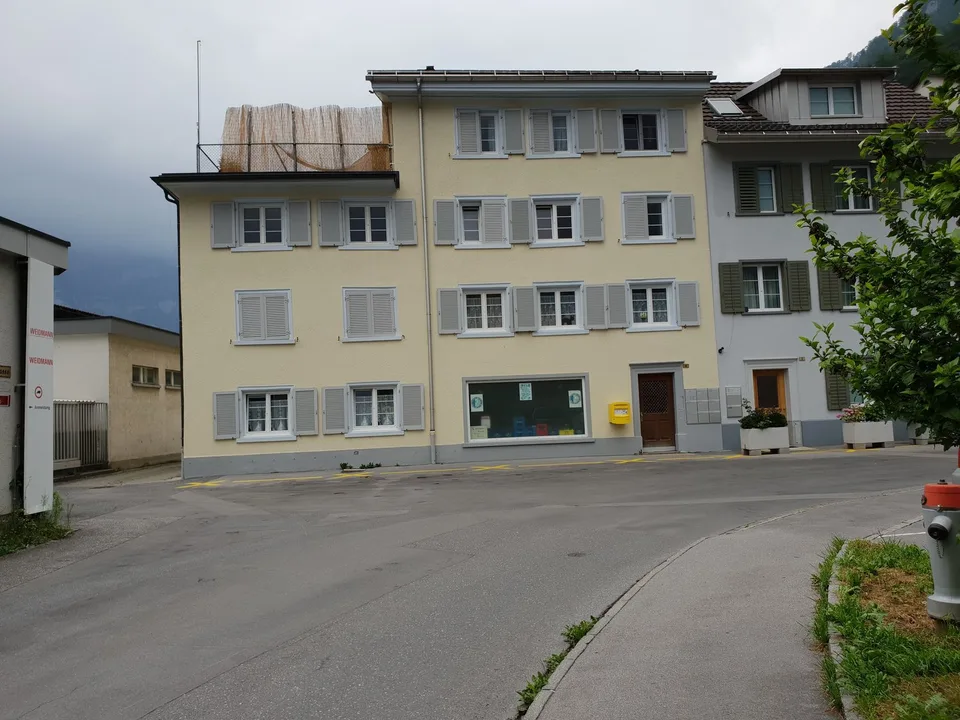 kleine, gemütliche 2-Zimmerwohnung zu vermieten im Zentrum von Ennenda – Foto 3 von 9