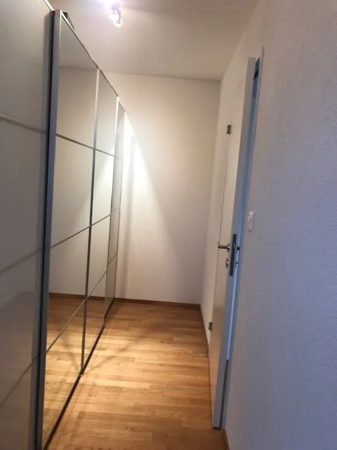 Moderne Dachwohnung im Grünen ! – Foto 7 von 13