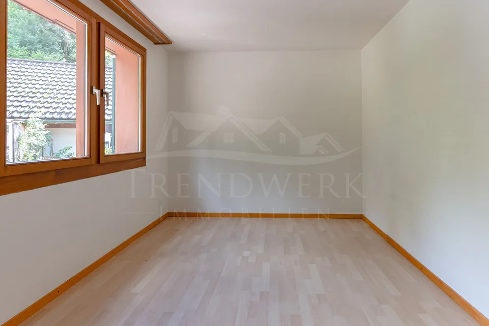Naturnahes 7½-Zimmer-Zweifamilienhaus im ruhigen Saland – photo 5 of 13
