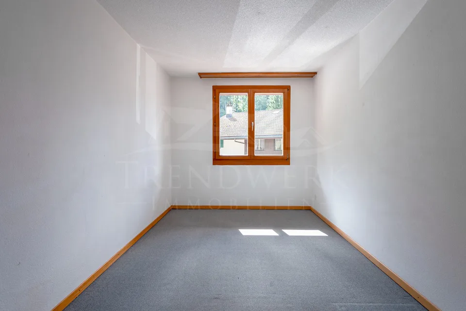 Naturnahes 7½-Zimmer-Zweifamilienhaus im ruhigen Saland – photo 3 of 13