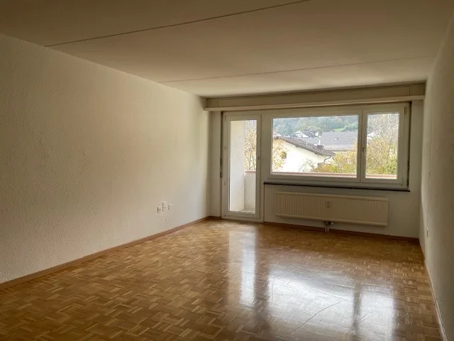 Incantevole appartamento 1.5 locali con balcone e vista sulla montagna a Glarus Nord – foto 2 di 9