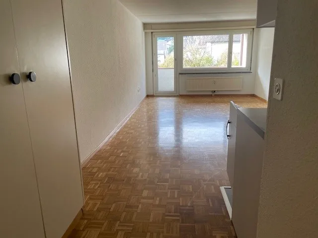 Incantevole appartamento 1.5 locali con balcone e vista sulla montagna a Glarus Nord – foto 3 di 9