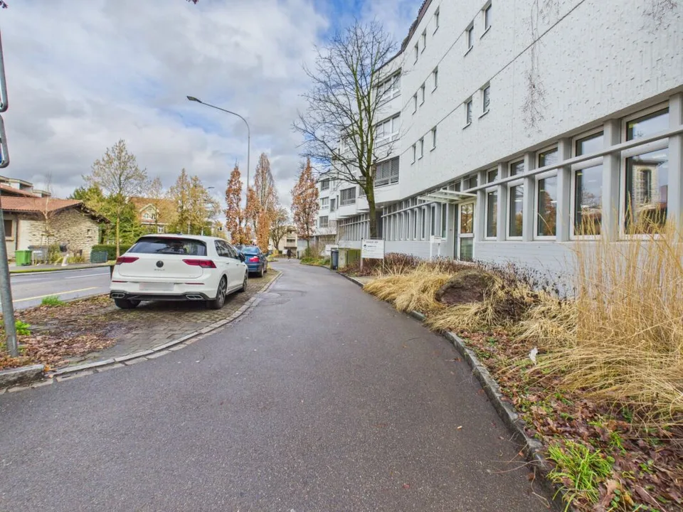 Modern Office Space at Berninaplatz – photo 9 of 12