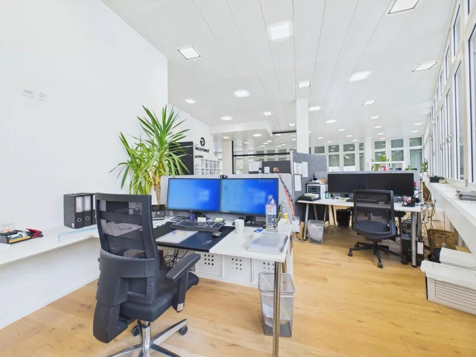 Modern Office Space at Berninaplatz – photo 2 of 12