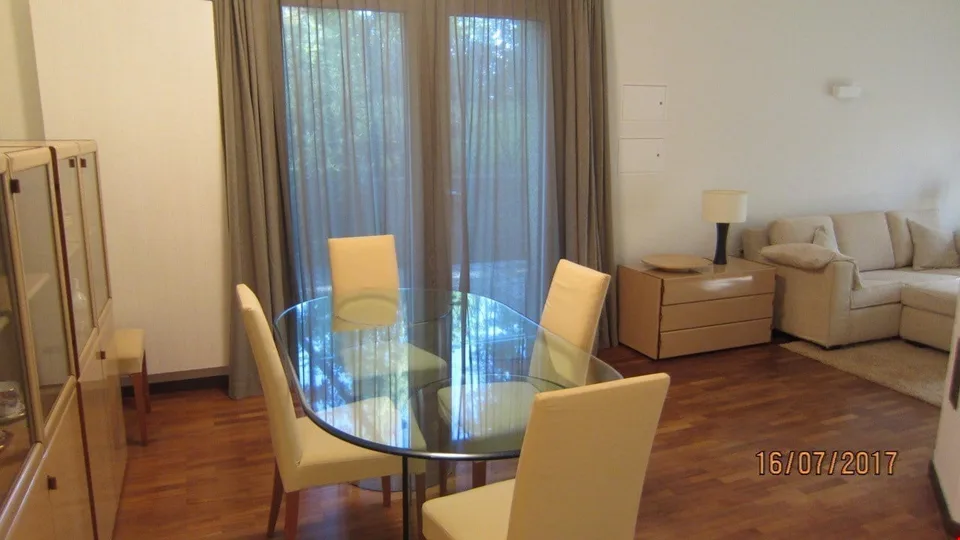 Appartamento arredato di 5,5 locali con giardino privato – Foto 6 von 17