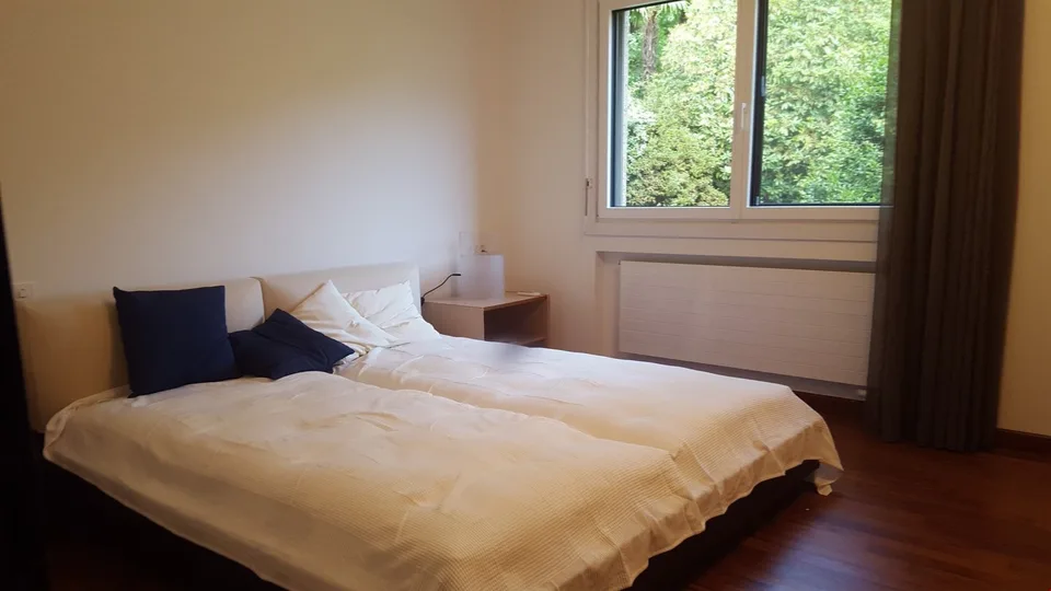 Appartamento arredato di 5,5 locali con giardino privato – Foto 15 von 17