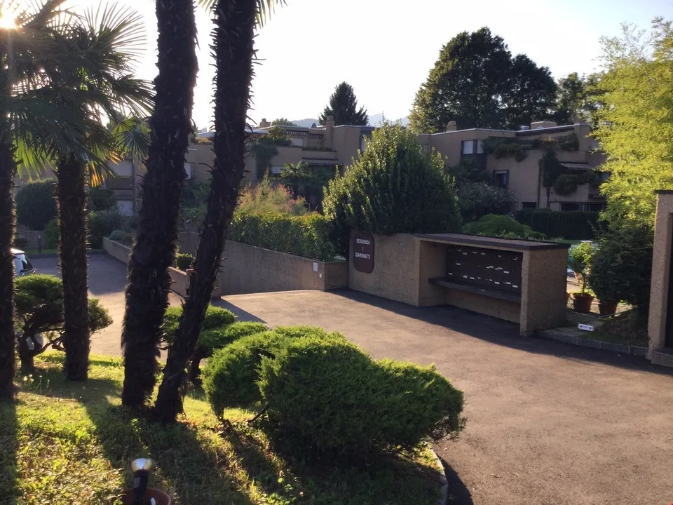 Appartamento arredato di 5,5 locali con giardino privato – Foto 4 von 17