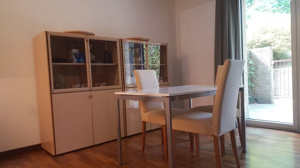 Appartamento arredato di 5,5 locali con giardino privato – Foto 12 von 17