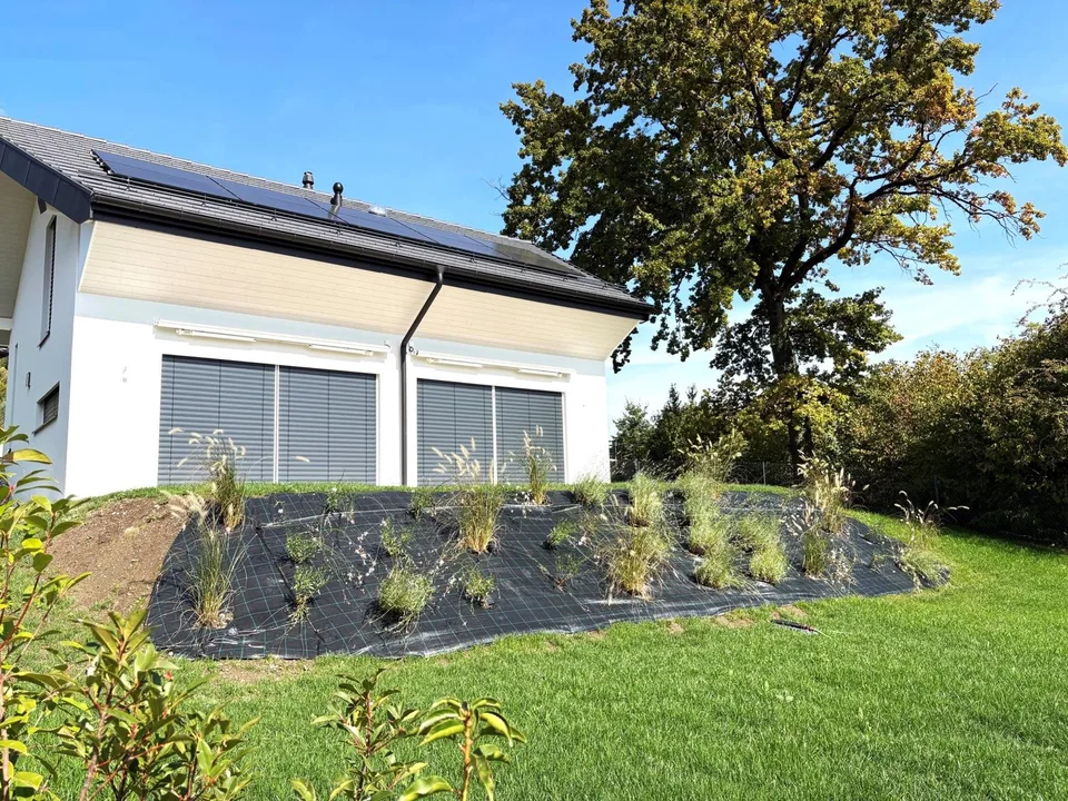 Zu vermieten - Neue Familienvilla mit Terrasse und Garten – Foto 2 von 9