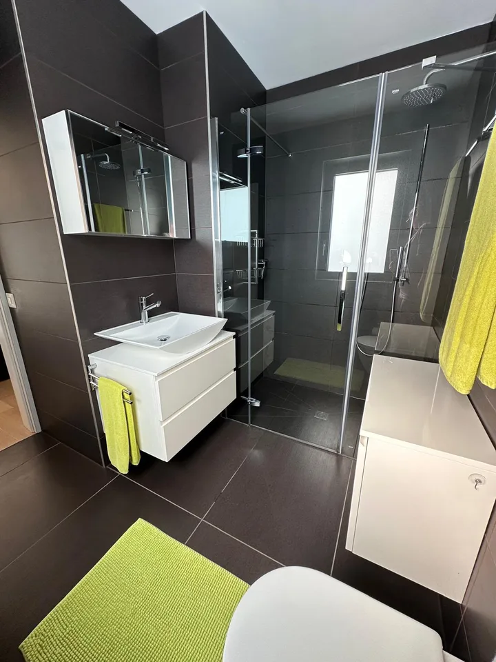 Elegante appartamento di 5 locali a Davesco-Soragno con grande giardino – foto 6 di 27