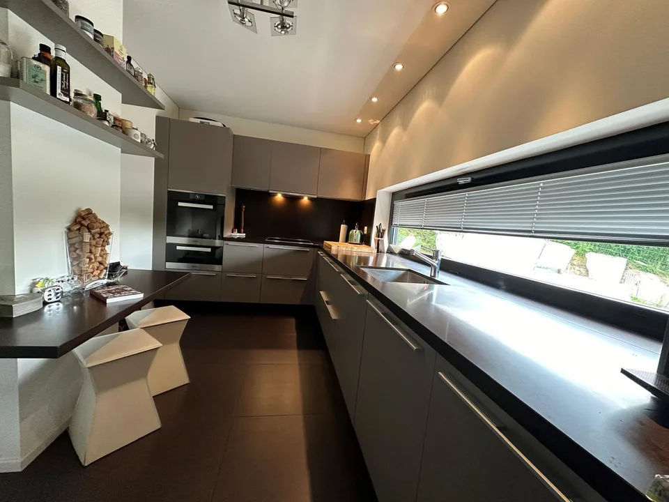 Elegante appartamento di 5 locali a Davesco-Soragno con grande giardino – foto 26 di 27