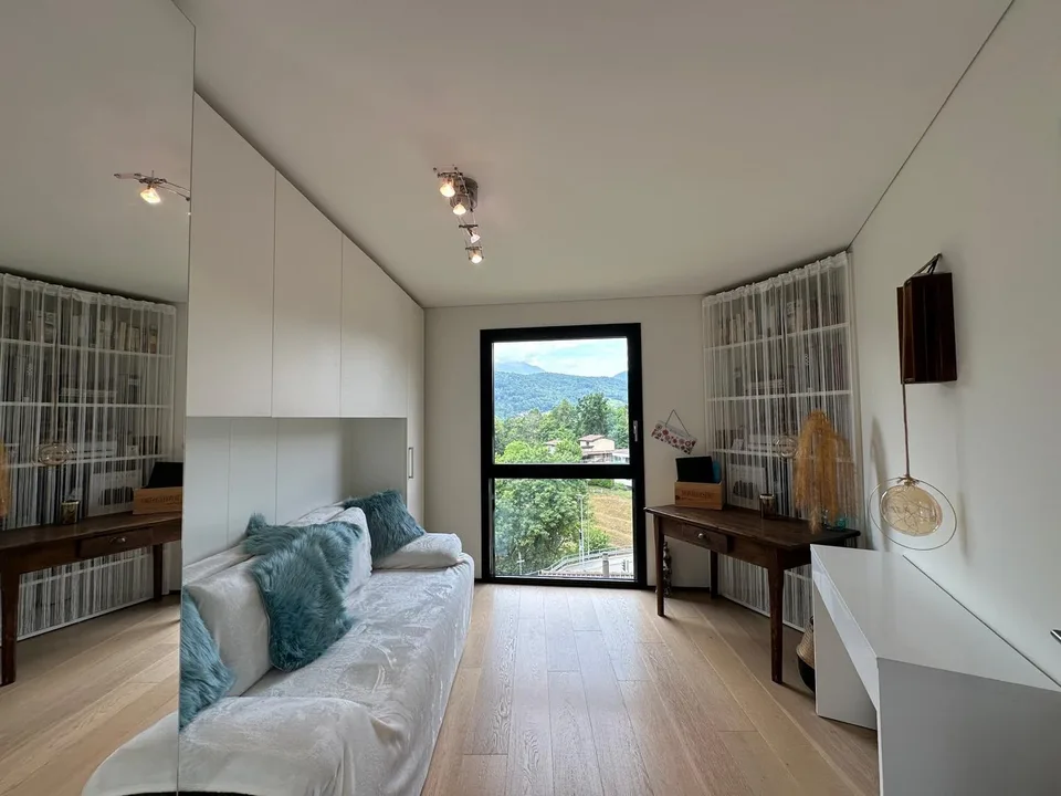 Elegante appartamento di 5 locali a Davesco-Soragno con grande giardino – foto 21 di 27
