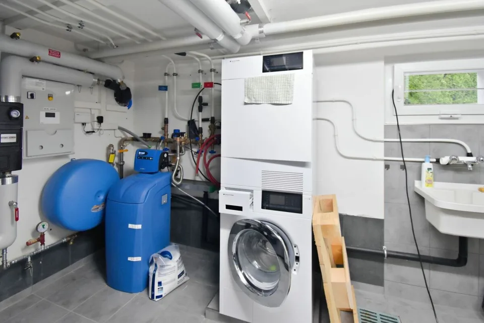 Viel Platz für neue Ideen - Doppelhaushälfte mit grossem Umschwung – Foto 15 von 19