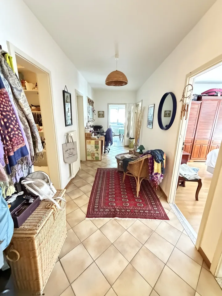 Charmanter Apartment mit 3.5 Zimmern in Prilly – Foto 3 von 11