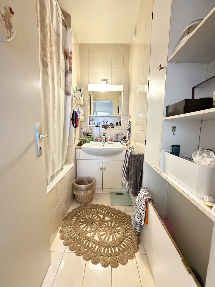 Charmanter Apartment mit 3.5 Zimmern in Prilly – Foto 8 von 11