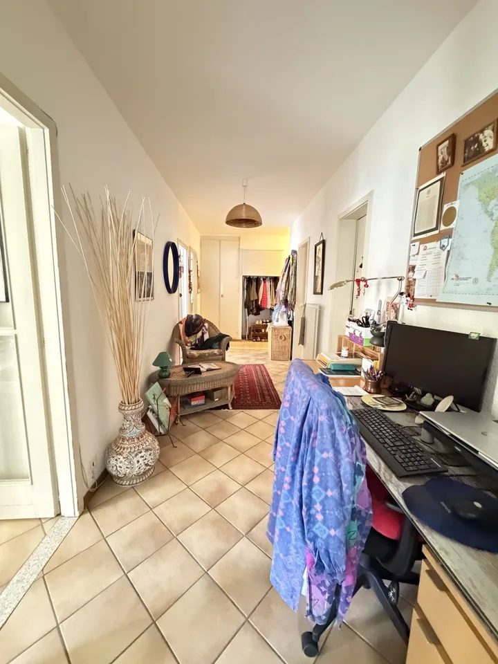 Charmanter Apartment mit 3.5 Zimmern in Prilly – Foto 4 von 11