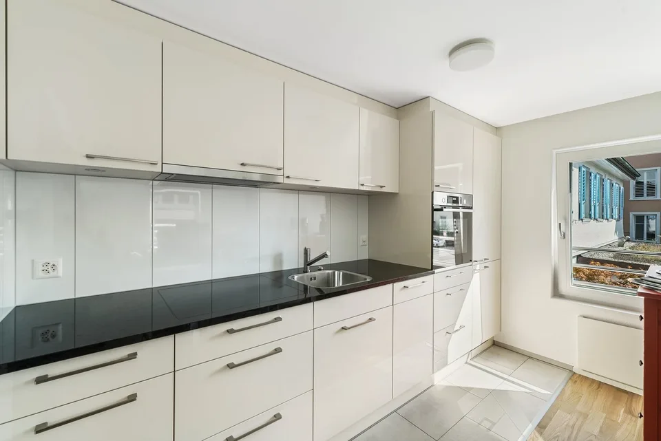 Saniertes Renditeobjekt am Bodensee – Mehrfamilienhaus mit 4 Wohnungen + 1 Gewerbe – Foto 5 von 11