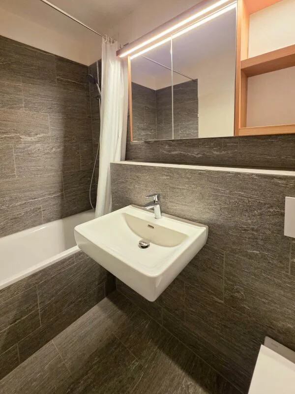 Renovierte 2½-Zimmer-Ferienwohnung im 1. OG in nächster Nähe zu der Bergbahnstation – Foto 10 von 10