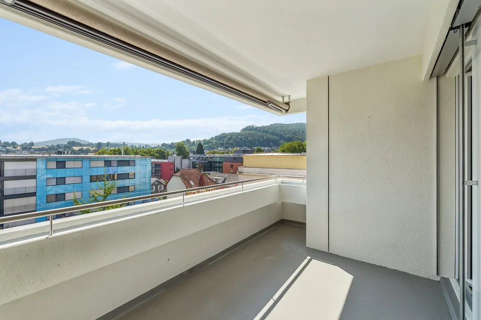 Appartamento di 4,5 locali appena ristrutturato in una posizione privilegiata a Pratteln – foto 7 di 10