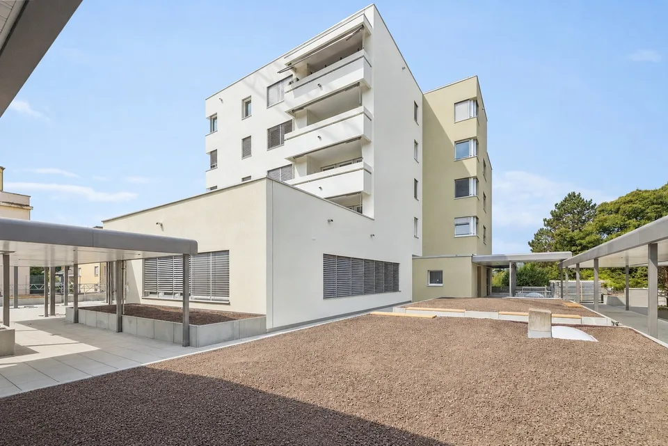 Appartamento di 4,5 locali appena ristrutturato in una posizione privilegiata a Pratteln – foto 10 di 10