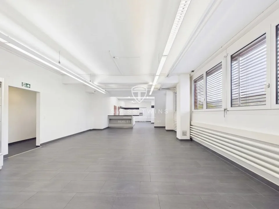 La tua nuova sede aziendale - 240 m² di spazio commerciale a Oberweningen – foto 2 di 9