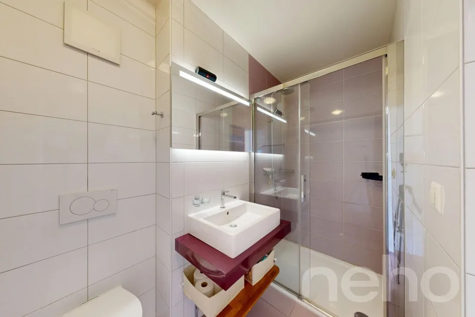 Wohnung mit 4.5 Zimmern im letzten Stock mit Blick auf die Berge – Foto 7 von 12