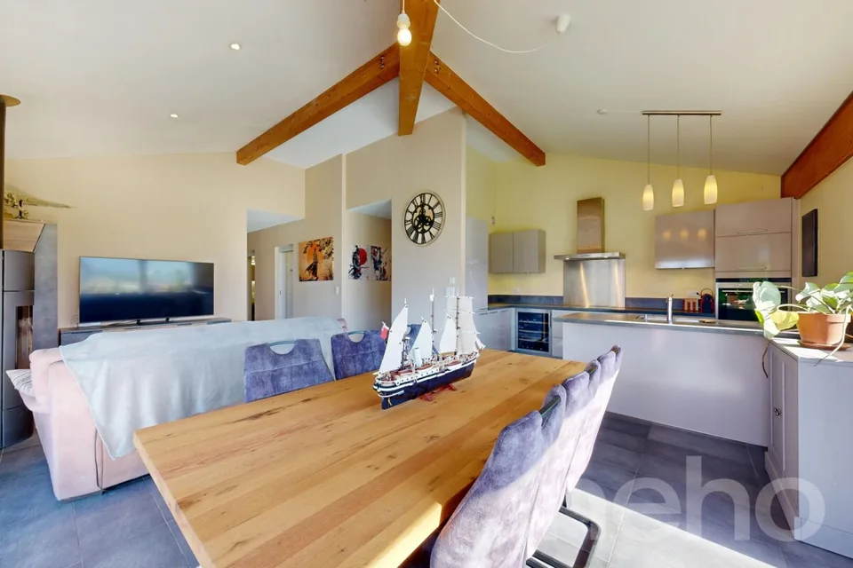 Wohnung mit 4.5 Zimmern im letzten Stock mit Blick auf die Berge – Foto 12 von 12