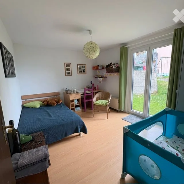 Zu Verkaufen – Charmantes Reihenhaus mit 6 Zimmern und Panoramablick auf den See – Foto 6 von 6