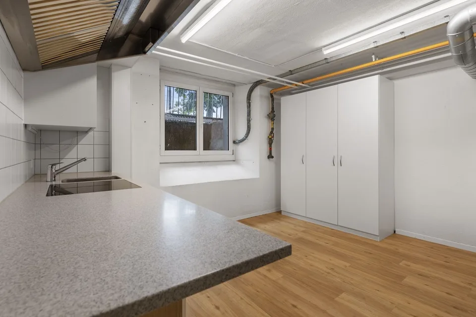 Atelier/salle polyvalente au sous-sol sur Gessnerallee dans le district 1 – photo 5 sur 7
