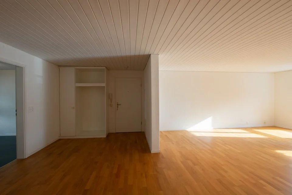 Appartamento di 4.5 locali in affitto nel cuore di Kirchberg! – foto 3 di 12