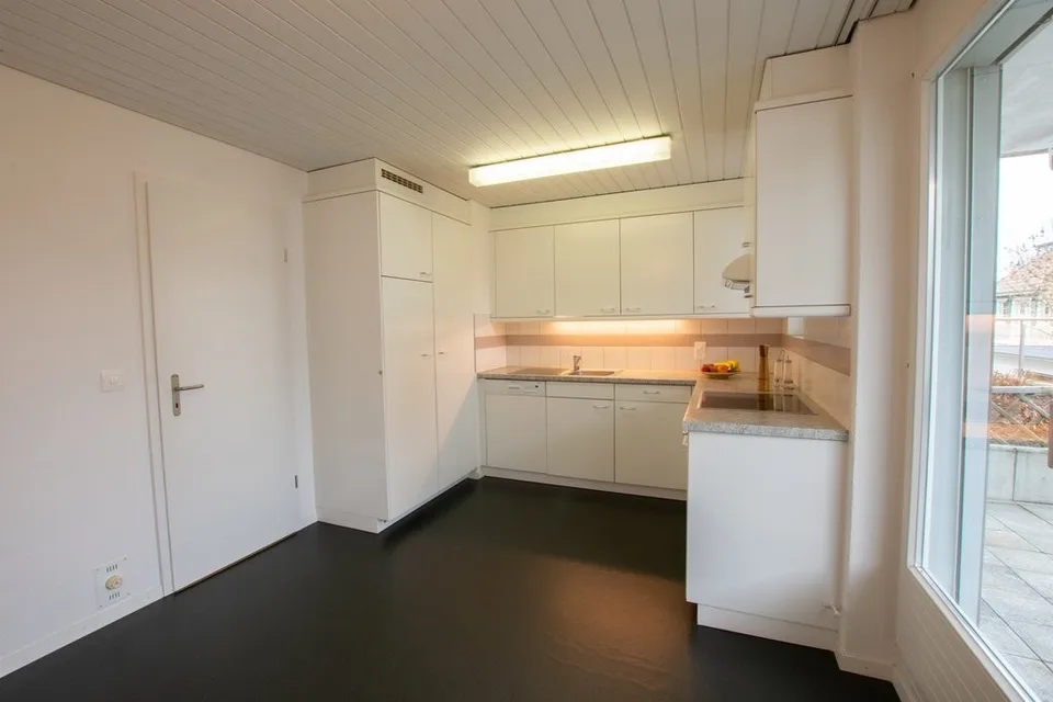 Appartamento di 4.5 locali in affitto nel cuore di Kirchberg! – foto 2 di 12