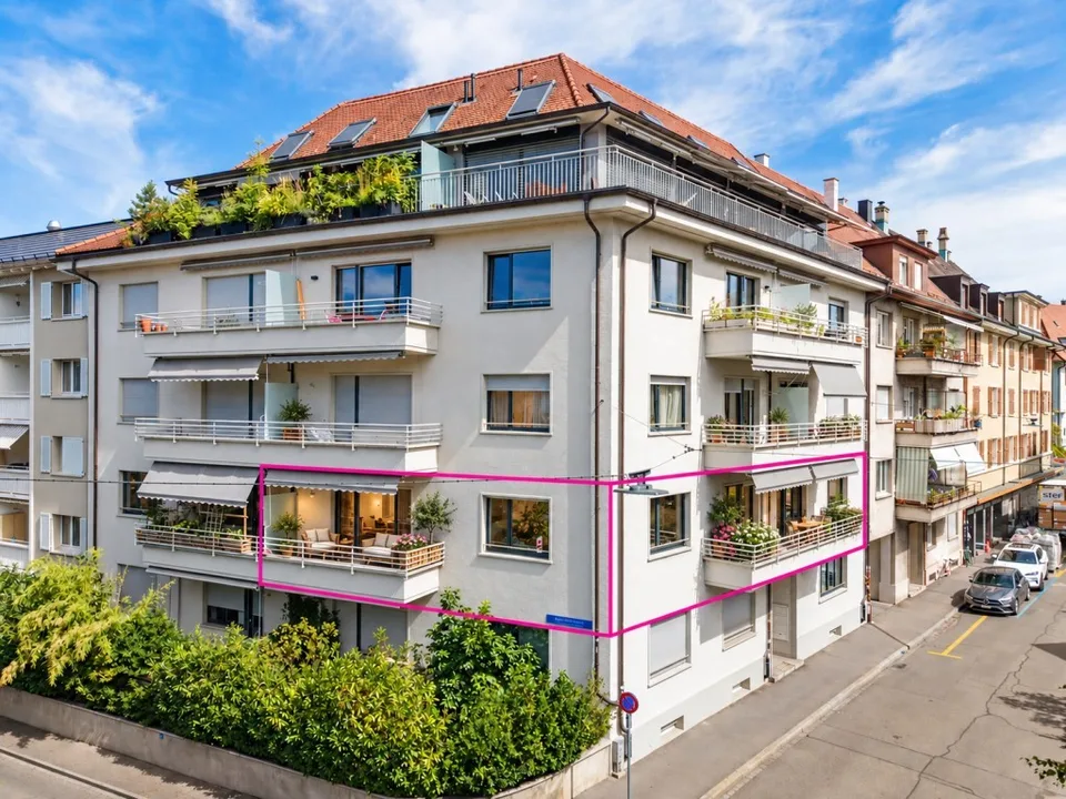 Hohe Decken, viel Sonnenlicht und zwei Bäder – Foto 9 von 10