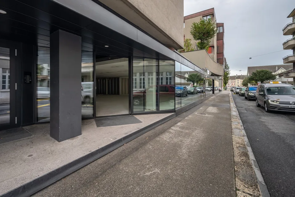 Attraktive Gewerbefläche im Erdgeschoss / Local commercial attrayant au rez-de-chaussée – Foto 6 von 6