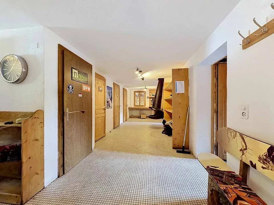 Authentic Mountain Chalet with Large Capacity – photo 6 of 13
