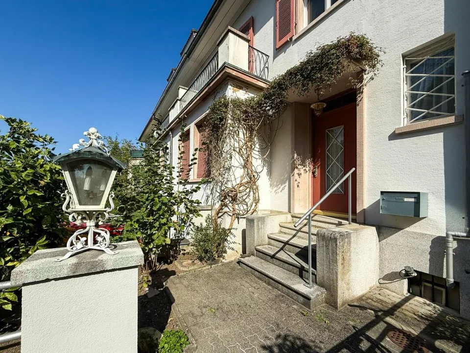 Maison de ville représentative de 250m2 à Gundeli – photo 12 sur 12