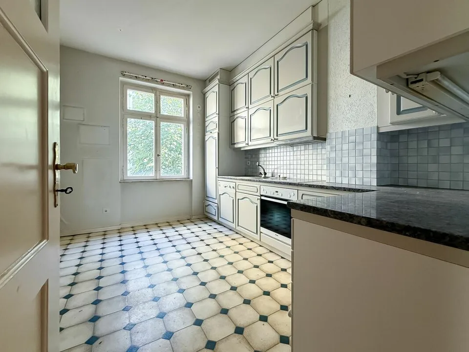 Maison de ville représentative de 250m2 à Gundeli – photo 5 sur 12