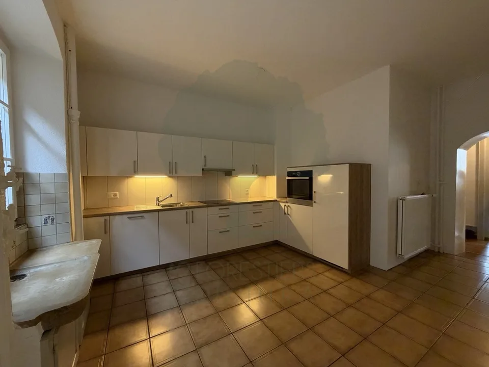 Magnificent 4.5-room apartment of 186 m² in the heart of Porrentruy – photo 9 of 11