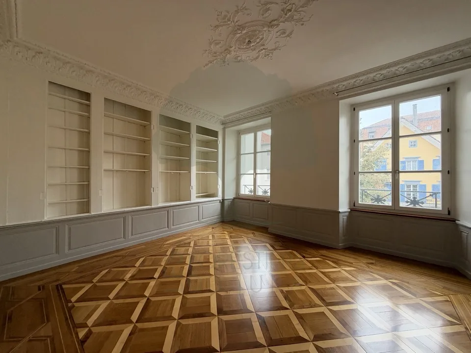 Magnificent 4.5-room apartment of 186 m² in the heart of Porrentruy – photo 2 of 11