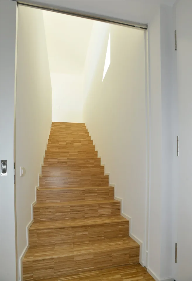 Wunderbare Maisonette-Wohnung mit Traumaussicht auf den Zürichsee – Foto 2 von 9
