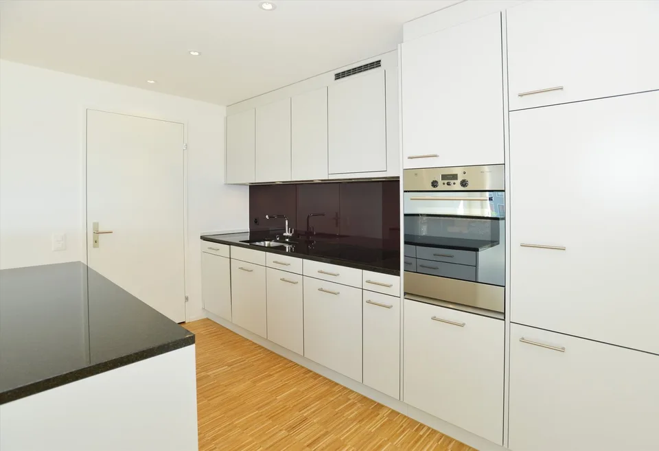Wunderbare Maisonette-Wohnung mit Traumaussicht auf den Zürichsee – Foto 4 von 9