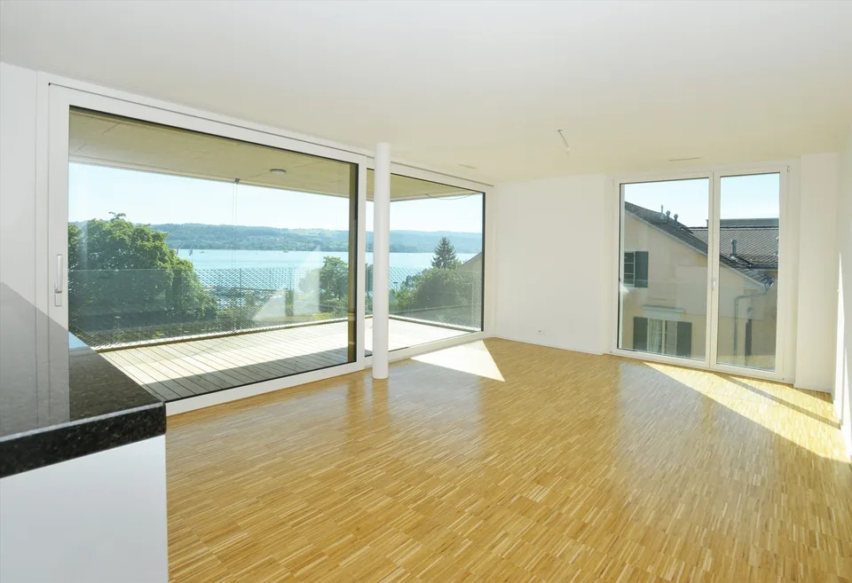 Wunderbare Maisonette-Wohnung mit Traumaussicht auf den Zürichsee – Foto 3 von 9