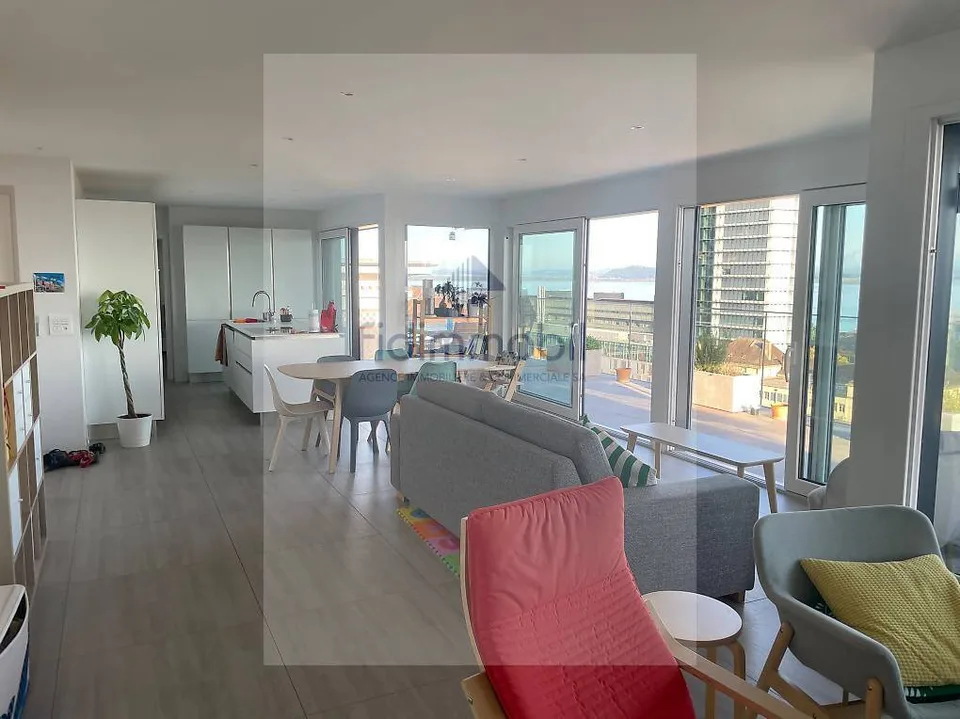 Prachtiges Dachgeschoß mit 80m2 Terrasse und Seeblick – Foto 3 von 5