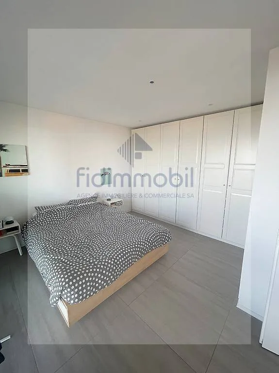 Prachtiges Dachgeschoß mit 80m2 Terrasse und Seeblick – Foto 5 von 5