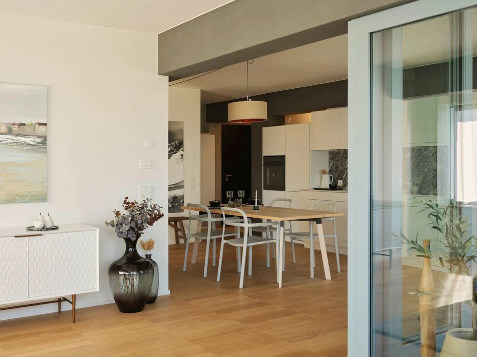 Über den Dächern von Zürich 2.5-Zimmerwohnung im 11. Stock – Foto 2 von 5