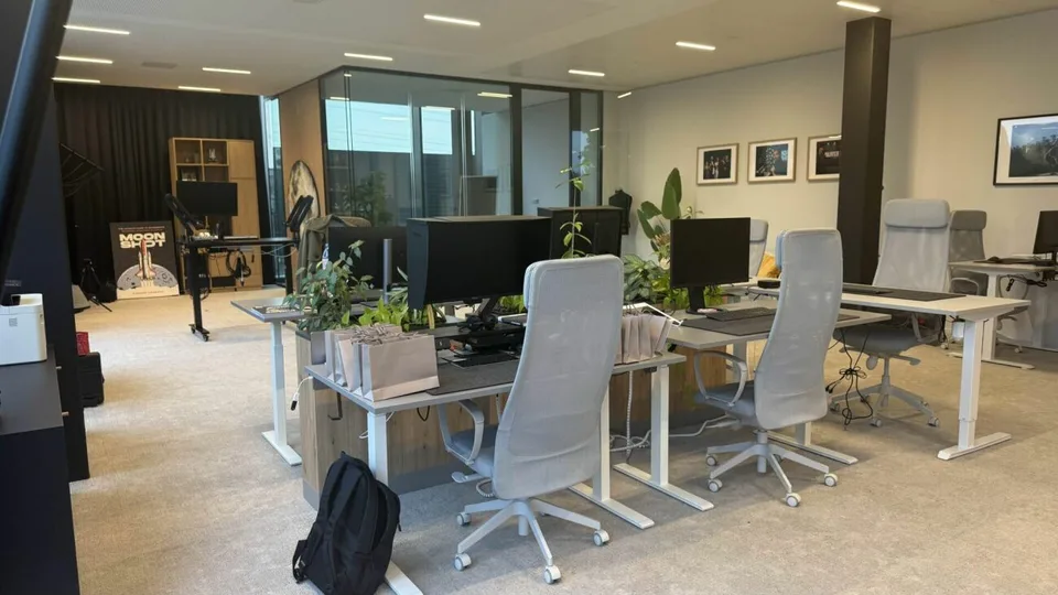 116 m² Büro mit eigener Teeküche und zwei Tiefgaragenplätzen in Rotkreuz – Foto 8 von 14
