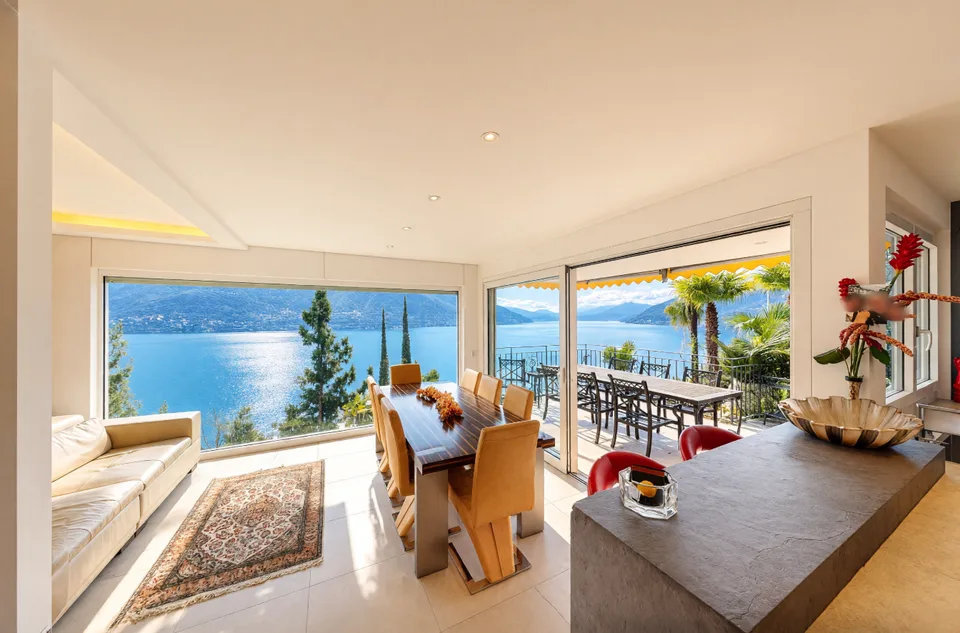 Exklusive Villa in Brissago – Wohnen mit 180° Panoramablick – Foto 3 von 9