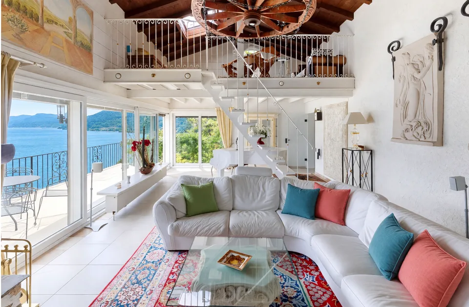 Exklusive Villa in Brissago – Wohnen mit 180° Panoramablick – Foto 4 von 9